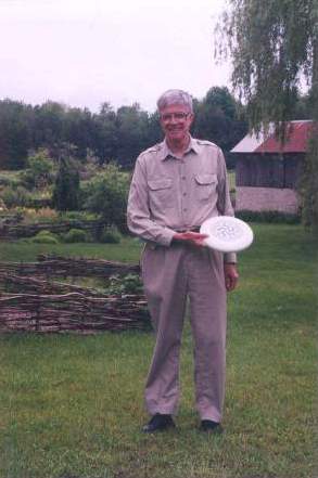 photo of Ken with flying disc